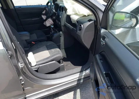 2011 Jeep Compass из США, поврежденный, VIN 1J4NF1FB5BD282970